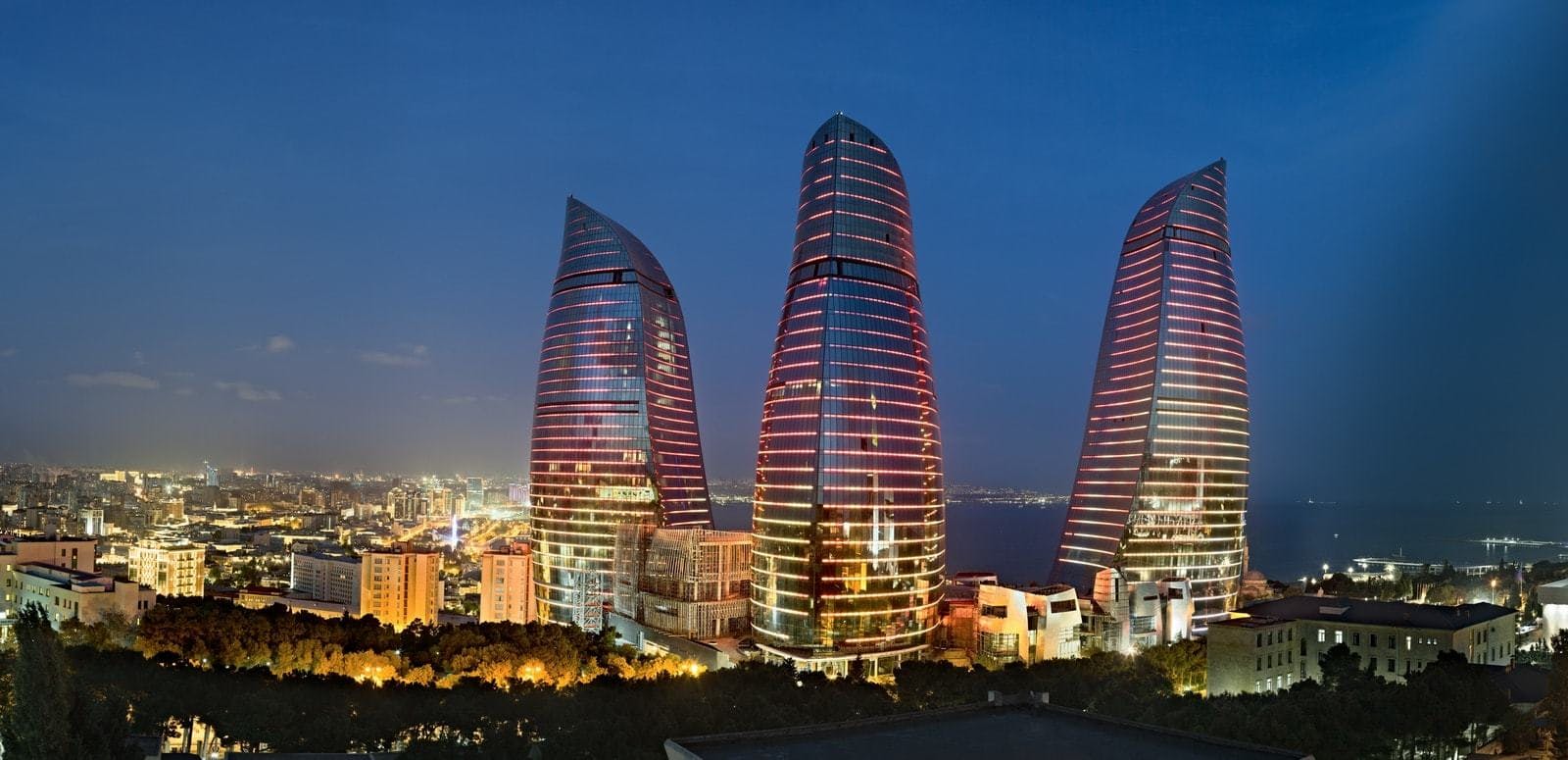«Пламенные» башни Баку