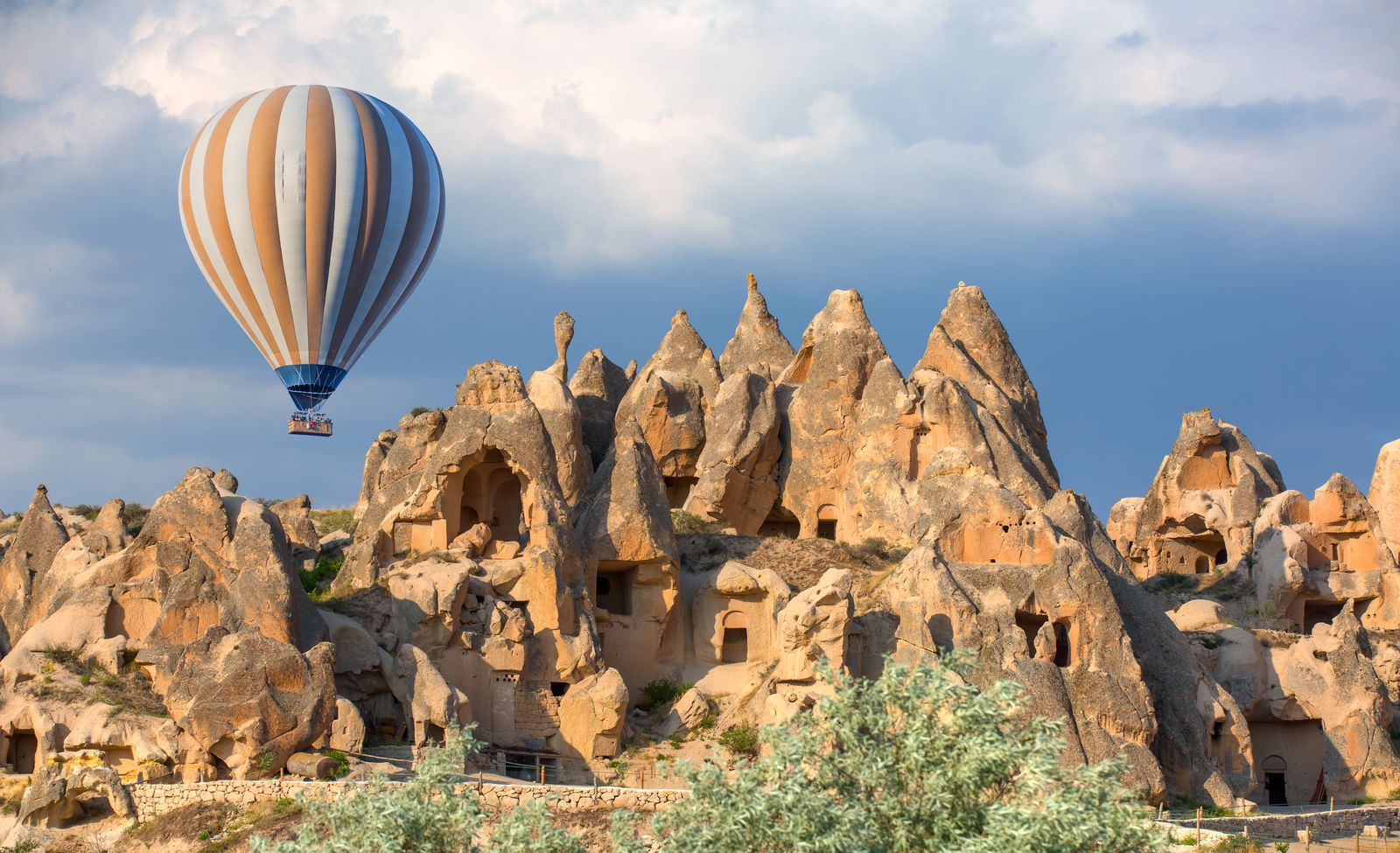 Fairy-Chimneys-cappadocia.jpeg